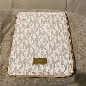 Used Michael kors I pad case.